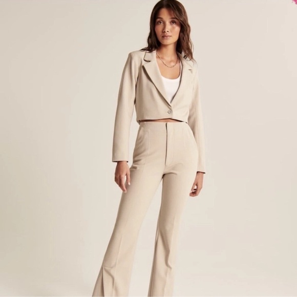 NWT! Abercrombie & Fitch Tan Cropped Blazer, Size XXL - Picture 2 of 8